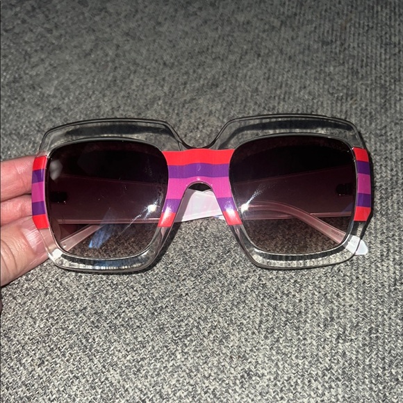 Lilly Pulitzer Accessories - Lilly Pulitzer Sunshine Sunglasses